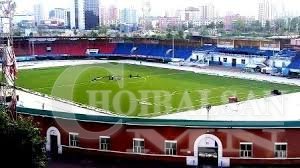 Бөхчүүд яагаад хиймэл зүлгэн дээр барилдаж болохгүй гэж