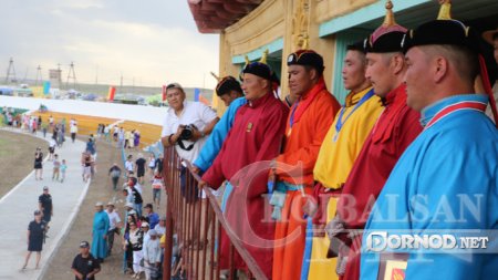 Арслан цолтон шинээр төрсөн аймгийн наадмын бөхийн барилдааны тойм