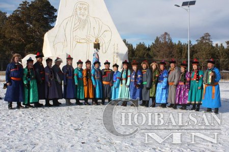 БУРИАД ЗОН ОЛНЫ САР ШИНИЙН МЭНДЧИЛГЭЭ 