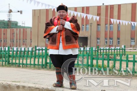 Дуучин Ноён Бондгор УИХ-д Баянгол дүүргээс нэр дэвшинэ