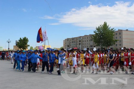 Чойбалсанчууд Хүүхдийн баяраа нижгэр тэмдэглэж байна /фото мэдээ/