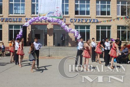 ДОРНОД АЙМГИЙН УЛСЫН ТЭРГҮҮНИЙ 1-Р СУРГУУЛЫН МӨНГӨН ХОНХНЫ БАЯР ӨНӨӨДӨР БОЛЖ БАЙНА /ФОТО МЭДЭЭ/