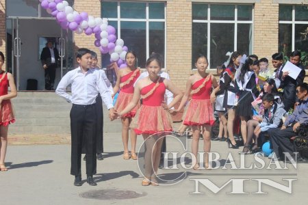 ДОРНОД АЙМГИЙН УЛСЫН ТЭРГҮҮНИЙ 1-Р СУРГУУЛЫН МӨНГӨН ХОНХНЫ БАЯР ӨНӨӨДӨР БОЛЖ БАЙНА /ФОТО МЭДЭЭ/