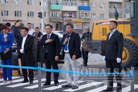 Дорнод аймгийн Чойбалсан хотын Ардчиллын гудамжны замыг засаж өнөөдөр нээлтээ хийлээ