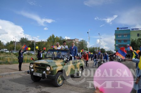 RIO 2016 олимпийн хүрэл медальт Д.Отгондалай, МУГД Ё.Төмөрбатаа, улсын шигшээ багийн дасгалжуулагч Б.Эрдэнэбаяр нарыг Дорнодчууд угтан авч хүндэтгэл үзүүллээ