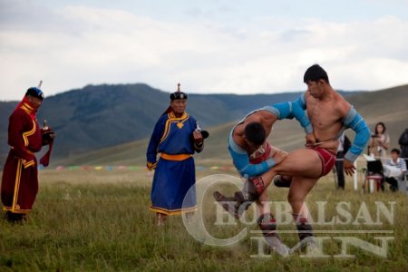 Монгол бахархалын өдрөөр чансаа өндөр шилдэг 128 бөх барилдана