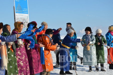 Дорнодын ээжүүд үр хүүхэд, улс орныхоо буян заяаг даатгаж, сүү өргөлөө