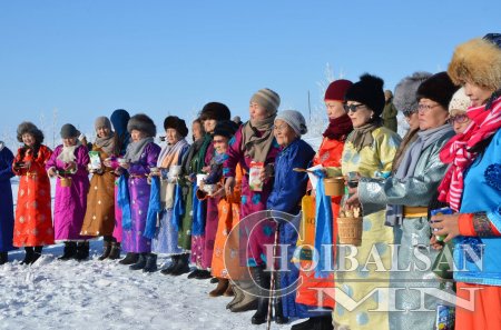 Дорнодын ээжүүд үр хүүхэд, улс орныхоо буян заяаг даатгаж, сүү өргөлөө