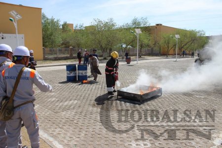 Дорнод аймгийн Онцгой байдлын газрын албан хаагчдын дунд “Ур чадвар -2017” тэмцээнийг зохион байгуулав