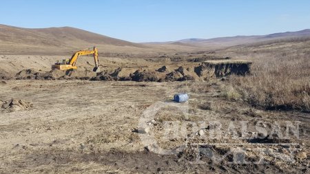 Баяндун сумын Түргэн багийн нутаг Дөч голд хууль бусаар алт олборлож байгаа Буга Сага ХХК-ийн сүйтгэсэн газар